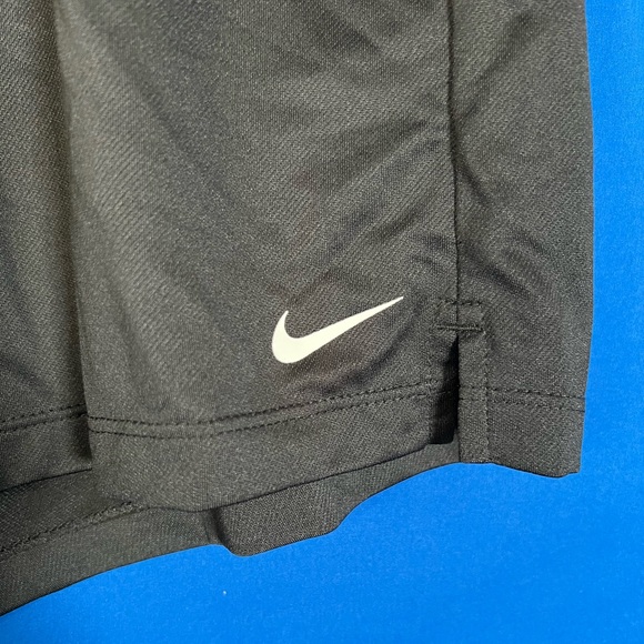 Nike Women’s Training Shorts Plus Size 1X - Picture 3 of 3